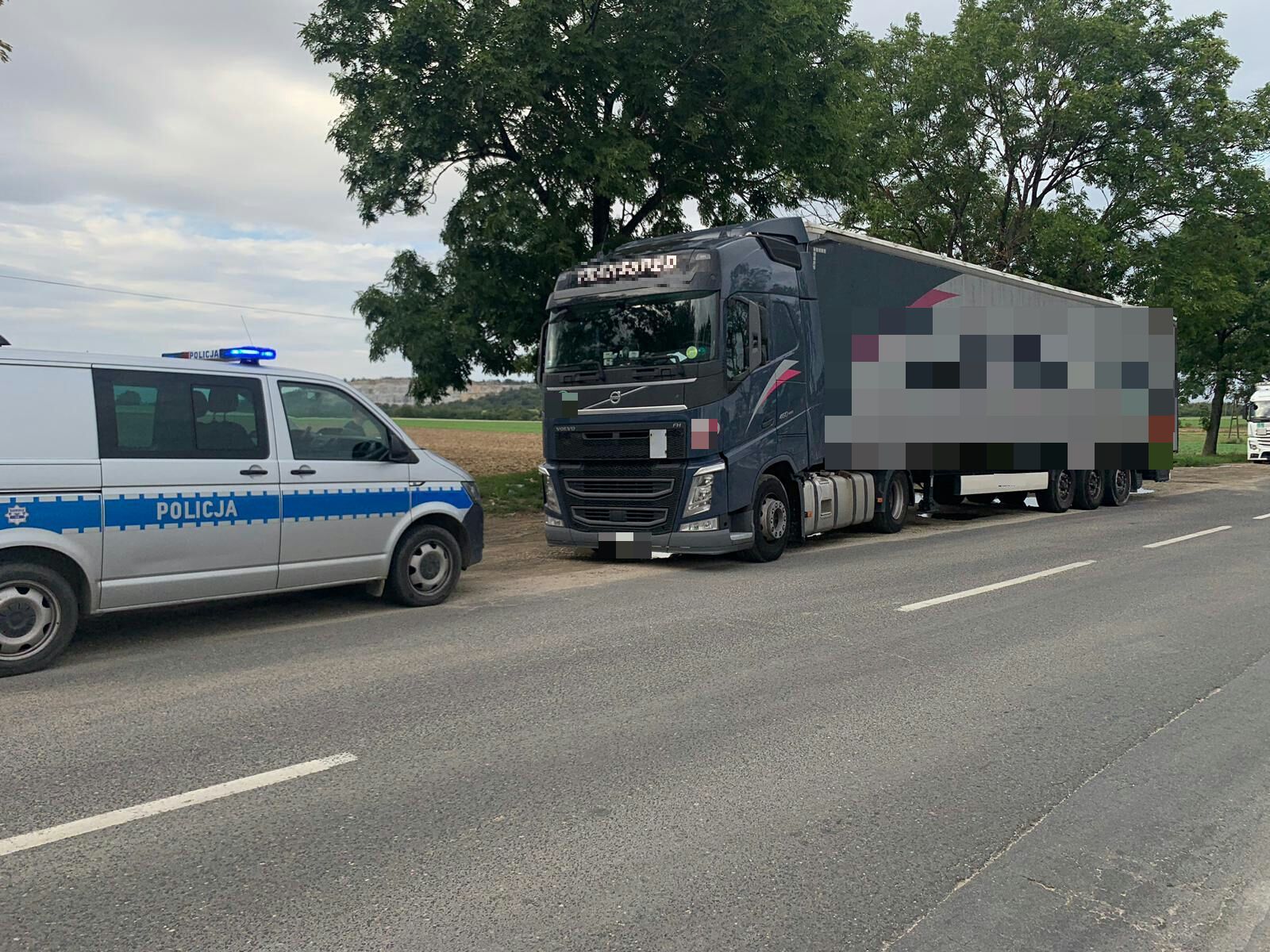 Pijany prowadził ciężarówkę! [FOTO + FILM] 