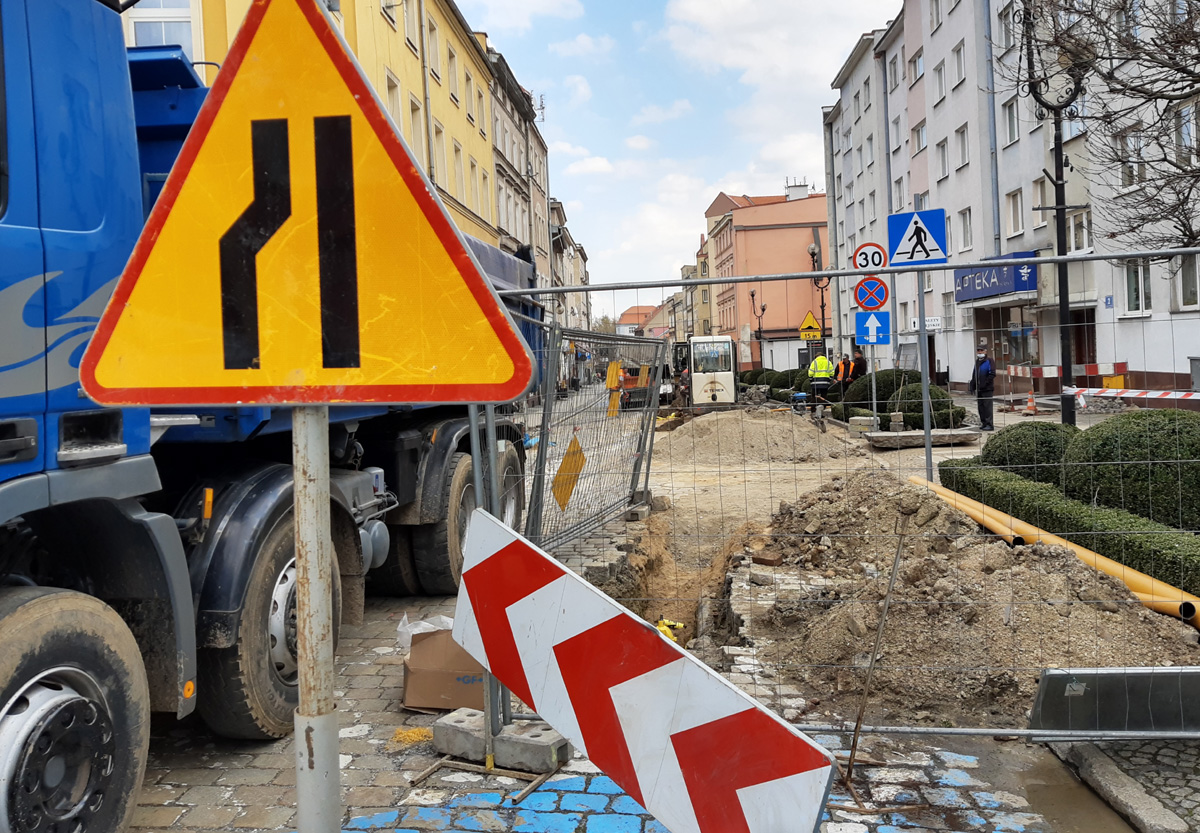 Utrudnienia na ul. Dąbrowskiego [FOTO] 