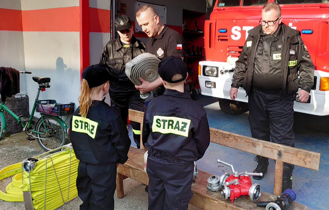 Młodzi olszaniacy uczą się służby w szeregach Ochotniczej Straży Pożarnej [FOTO] 