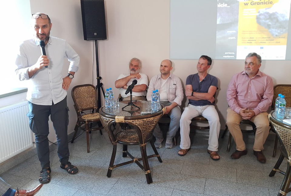 8 granitowych rzeźb pojawi się na strzegomskim Rynku [FOTO] 