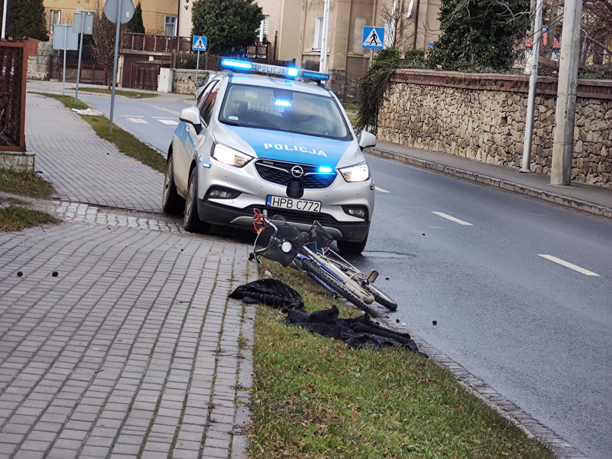 Potrącenie rowerzystki w przy ulicy Szarych Szeregów w Strzegomiu [FOTO] 