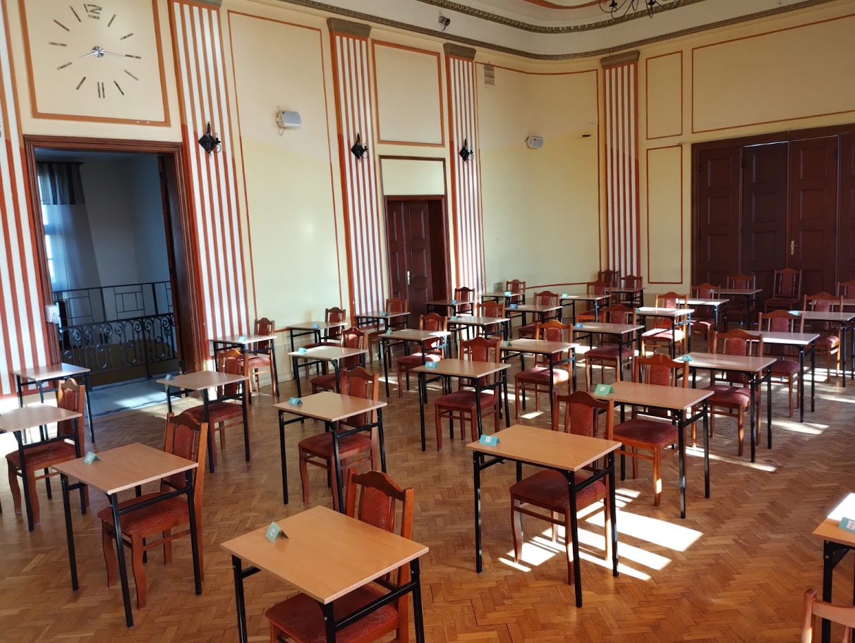 Rozpoczynają się matury. 98 osób zadeklarowało chęć przystąpienia do egzaminu w Strzegomiu [FOTO] 