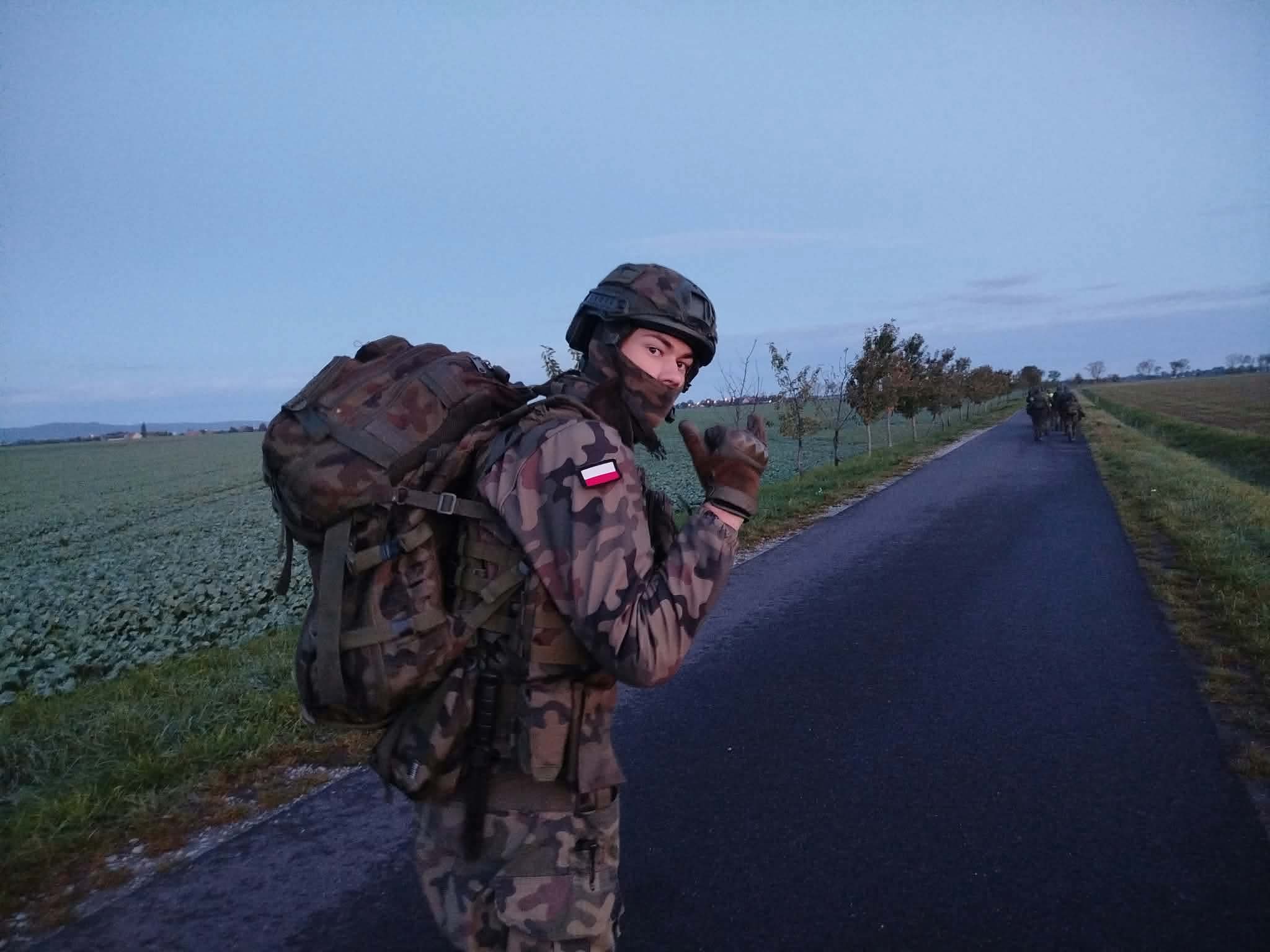 Blisko 30 kilometrów marszu i specjalistyczne szkolenia. Strzelcy ze Strzegomia zorganizowali sprawdzian swoich możliwości [FOTO] 