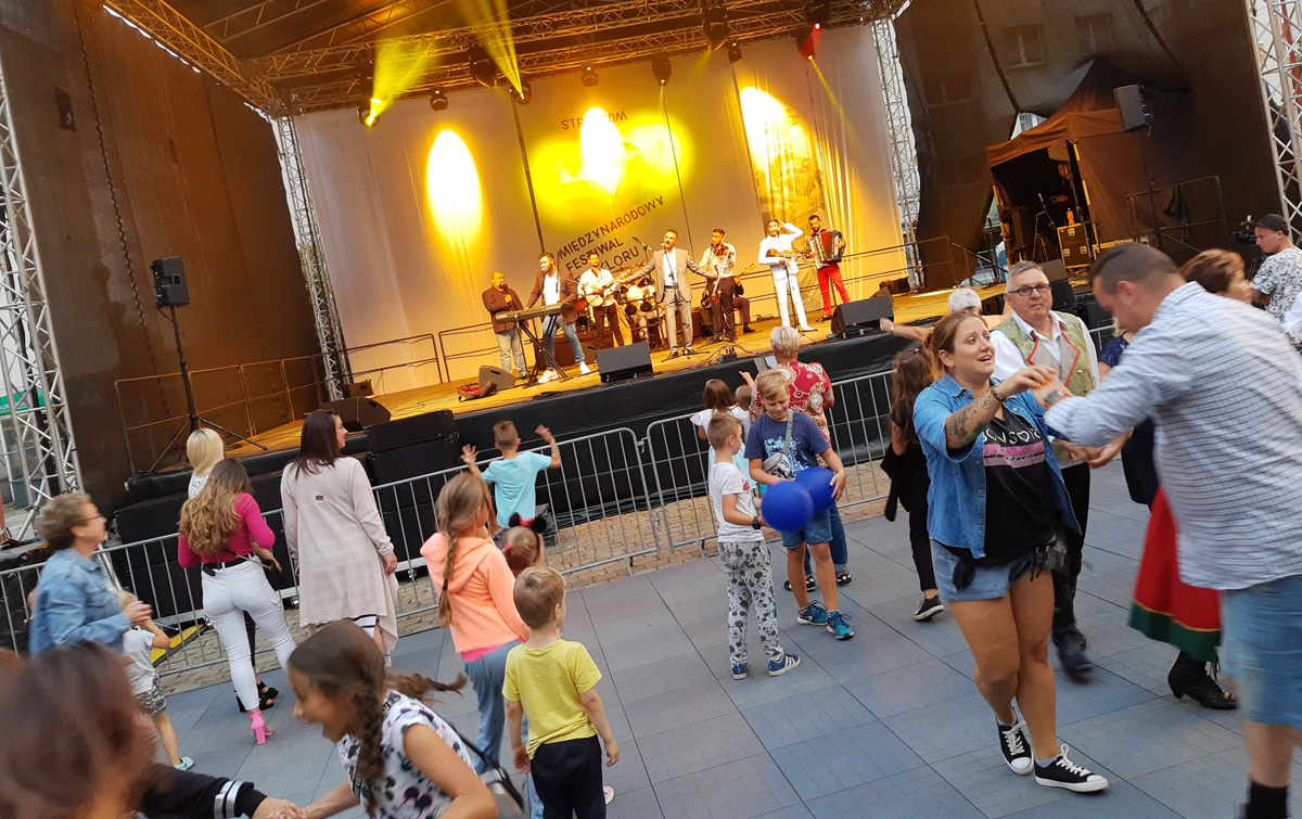 Biesiada na strzegomskim Rynku [FOTO] 