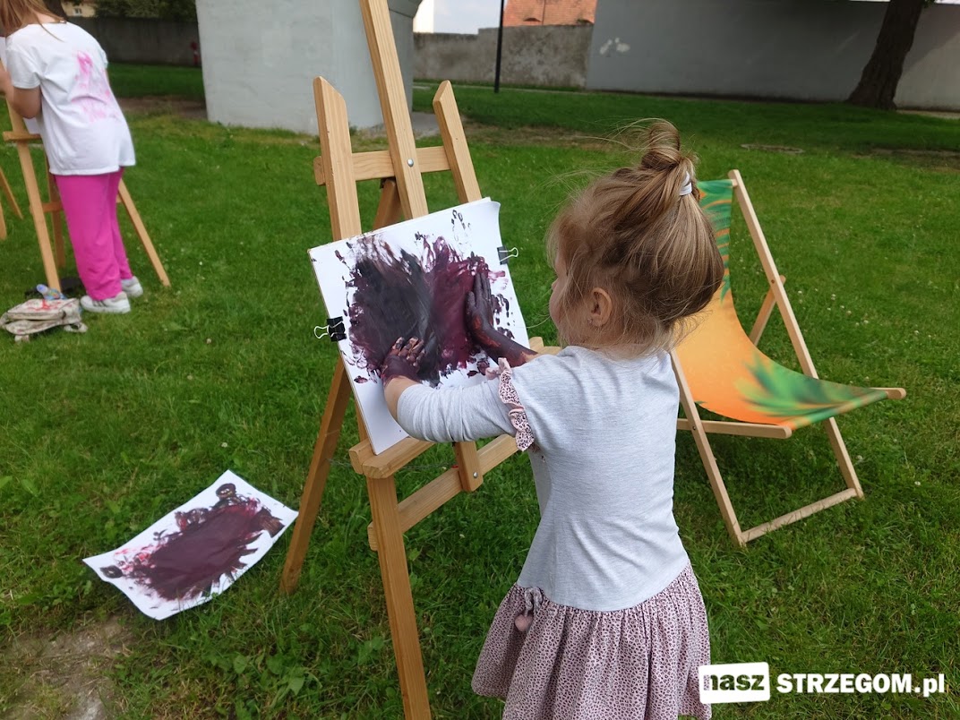 Plener malarski w parku przy ul. Kasztelańskiej: dziecięce arcydzieła niczym z wystaw znanych malarzy [FOTO] 