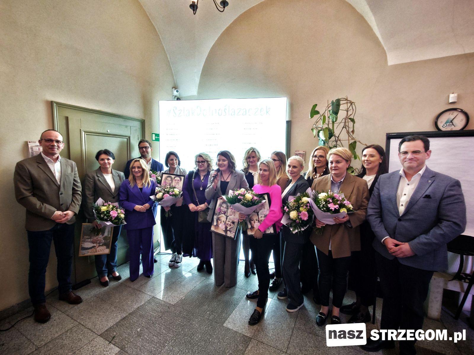 Wystawa o kobietach, które zmieniały Dolny Śląsk. „Szlak Dolnoślązaczek” z udziałem Agnieszki Dobkiewicz w Strzegomiu [FOTO] 