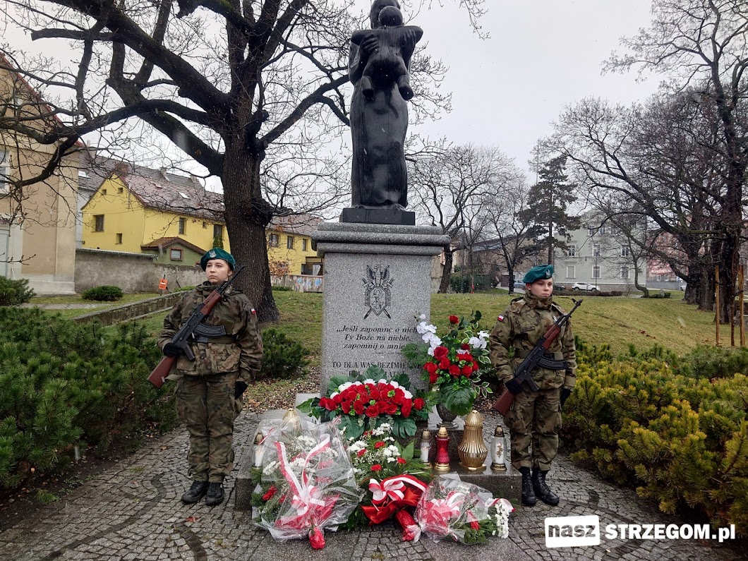 Strzegomianie pamiętają o rocznicy deportacji Polaków na Syberię [FOTO] 